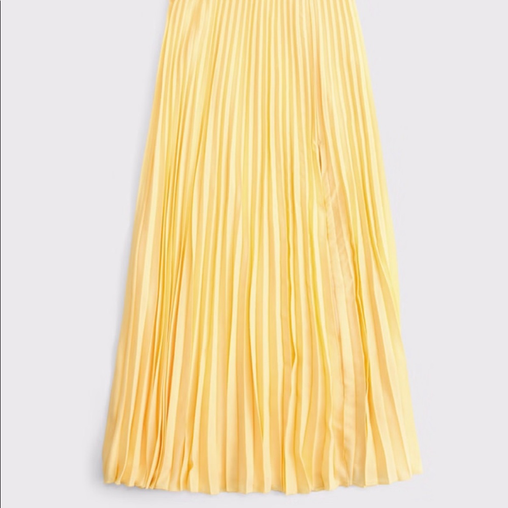 Abercrombie High Rise Pleated Maxi Set Skirt and Bra-Free Strapless Top - Picture 4 of 4